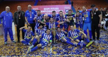 Kampionati Kombëtar i Futsallës/ Derbi për titullin, Tirana mund Partizanin dhe ngre lart trofeun