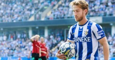 Fat i ndryshëm i “Kuqezinjve”, Muçolli humb penallti në Suedi, shkëlqejnë lojtarët e “Shpresave”