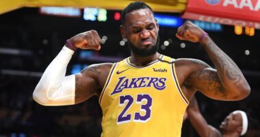 NBA/ LeBron, “plaku” i pamposhtur, “Mbreti” i koshit kap nivelet më të larta të karrierës