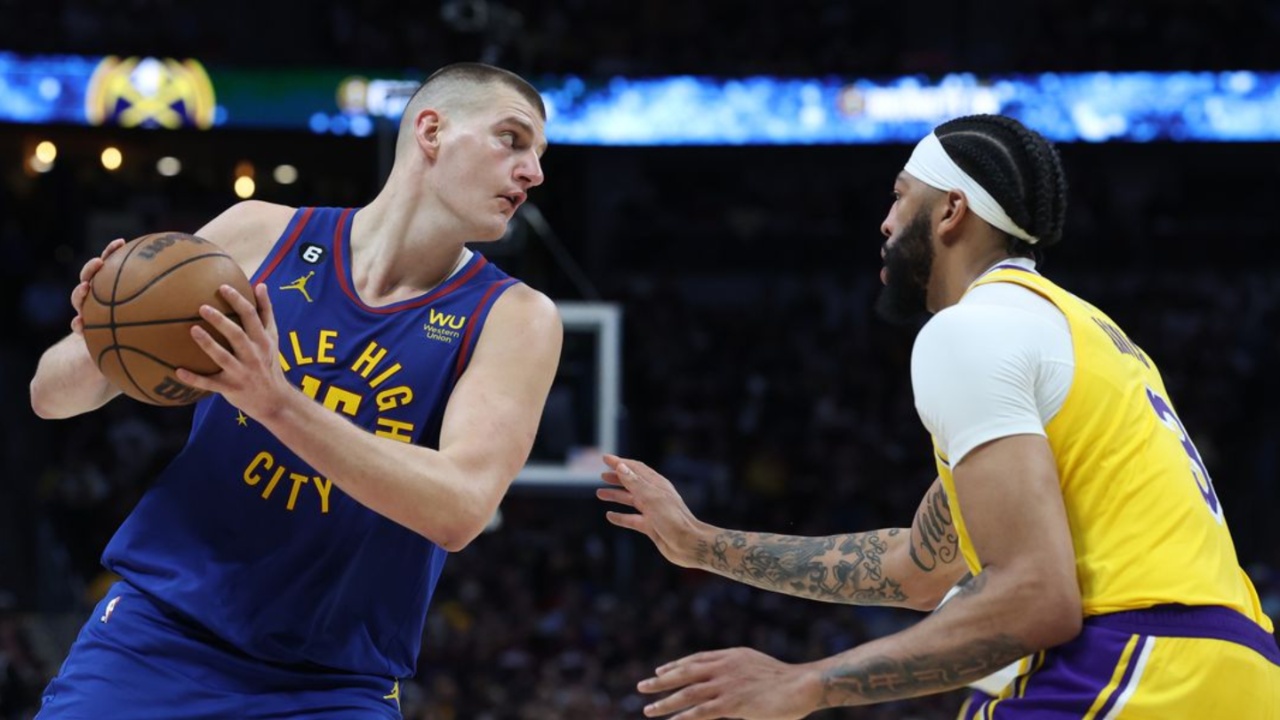 NBA/ Denver “fshin” Lakers, Nuggets nuk pyesin për transfertat, fitojnë edhe në Los Angeles