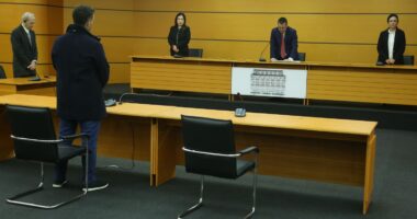 Vettingu shkarkon gjyqtarin e Berishës/ Zhukri i vulës del nga sistemi, nuk justifikoi pasurinë
