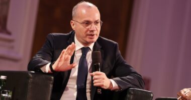 Ministri Hasani në Vjenë: Përdorimi i sistemeve të armëve duhet bërë vetëm duke u bazuar te ligjet ndërkombëtare!