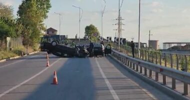 VIDEO/ Përplasen dy automjete në Pogradec, një viktimë