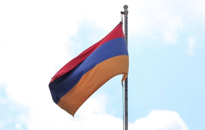 Rusia i kërkon udhëheqjes në Armeni të mos mashtrohet nga Perëndimi