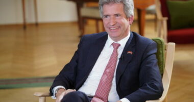 Dialogu Kosovë-Serbi/ Ambasadori britanik në Beograd: Asociacioni të formohet sa më shpejt!