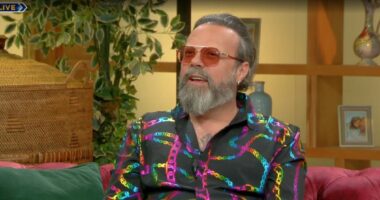 Kush është “E poshtër” për Endri Prifti?/ Këngëtari për projketin e ri muzikor: I dedikohet…