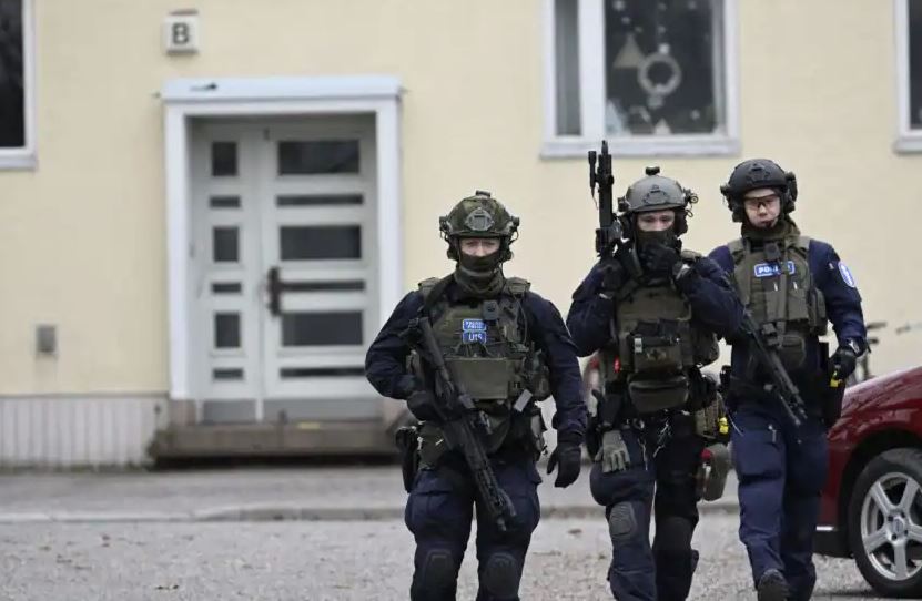 Policia finlandeze: Bullizmi ishte motiv për sulmin në shkollë