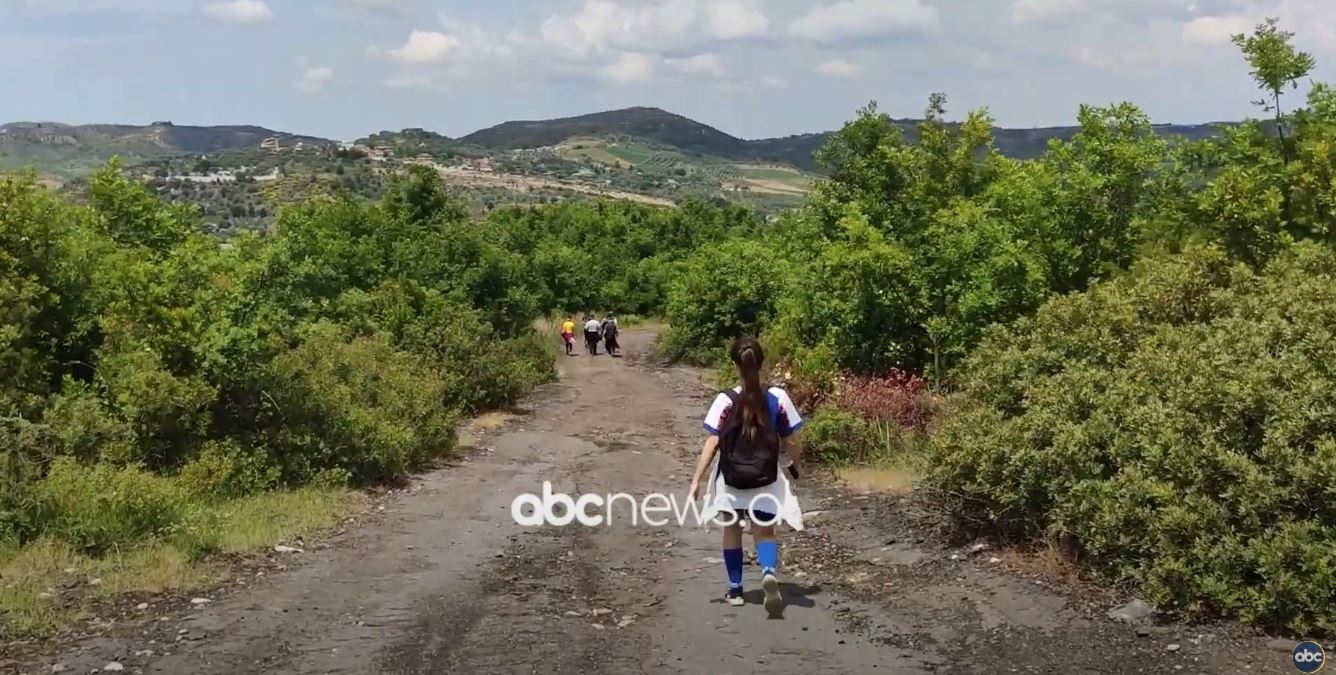 Shtigjet turistike të Fierit/ “Shpella e Trenit”, pjesë e gudiave turistike që tërheqin shumë vizitorë