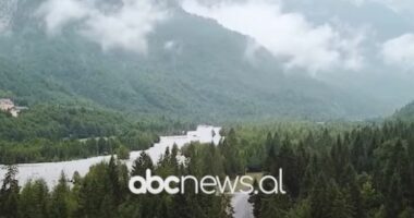 Valbonë, turistë çdo ditë/ Emigrantët rikthehen të investojnë në vendin e tyre