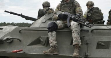 Rusia njofton tërheqjen e plotë të trupave të saj nga Nagorno-Karabakh