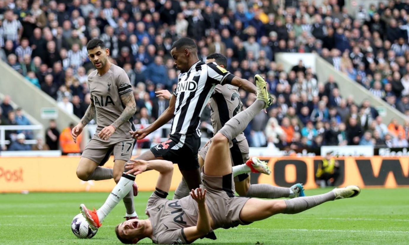 VIDEO/ Fitore me “poker”, Newcastle mposht bindshëm Tottenham