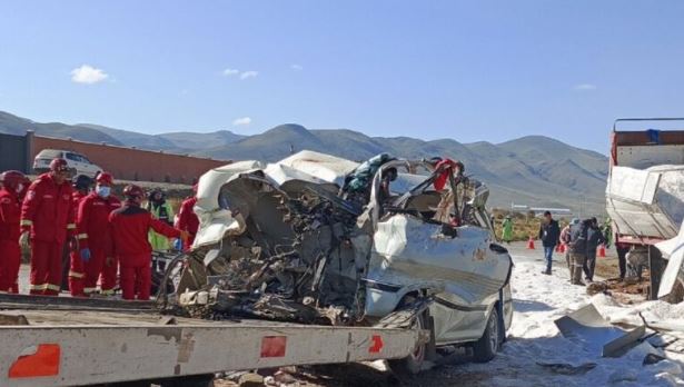 Kamioni përplaset ‘kokë më kokë’ me autobusin, 14 viktima në Bolivi