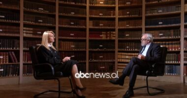 “Gjuha shqipe nuk mbrohet me ligj”, Kraja: Kosova ligjërisht nuk bashkohet, tragjedia më e madhe është se po braktiset nga folësit