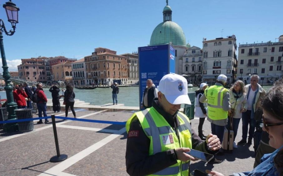 Taksa për turistët, 15 mijë persona paguan për të parë Venecian ditën e parë