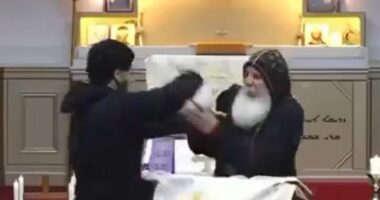 Sulmi me thikë në një kishë në Sidnej, akt terrorist/ Policia: Autori një 16 vjeçar