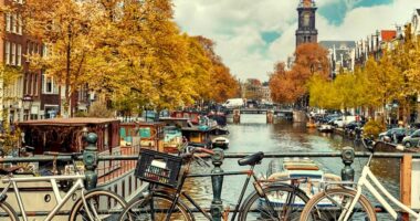 Numri i lartë i turistëve, Amsterdam ndalon ndërtimin e hoteleve të reja