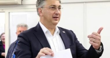 Zgjedhjet në Kroaci/ Partia konservatore në pushtet fiton shumicën