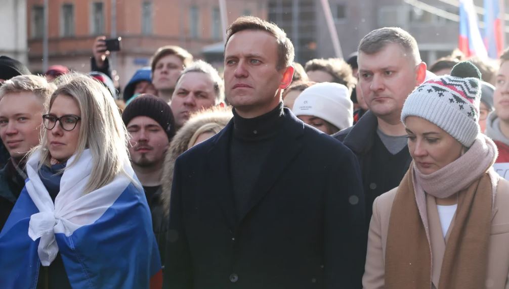 “Rroftë Navalny”/ Hakerat anti-Kremlin hakmerren për vdekjen e ish-liderit të opozitës ruse, vjedhin të dhënat e të të burgosurve