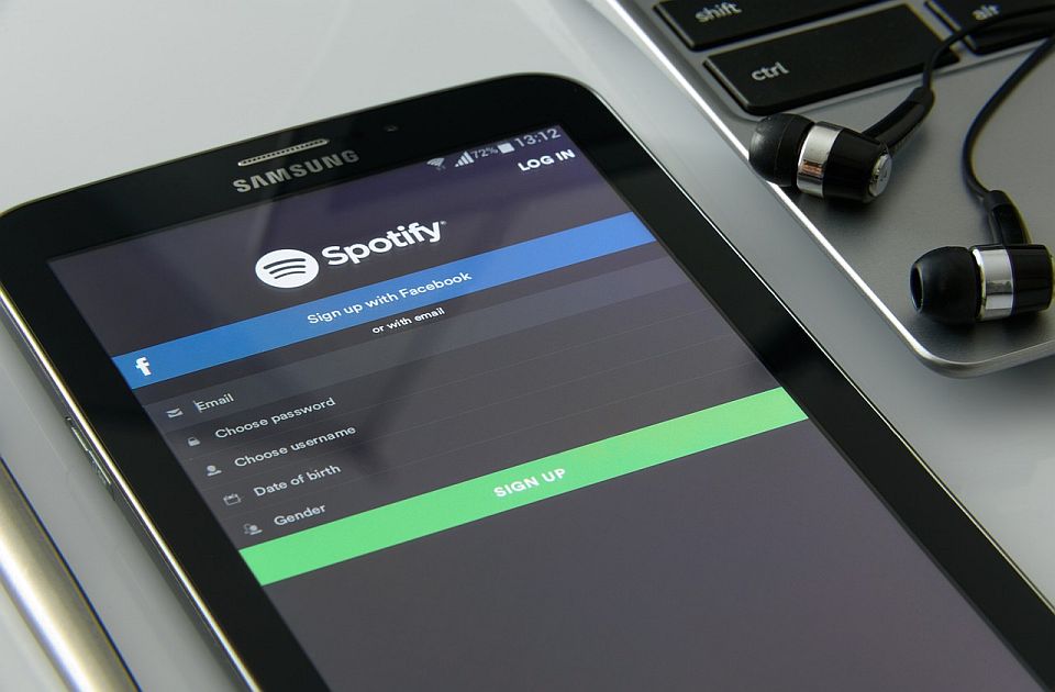Spotify bën ndryshimin e ri, çfarë do të ndodhë me këngët