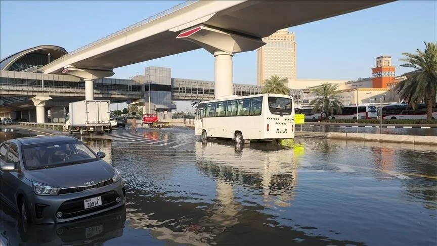 Rifillon punën aeroporti i Dubait pas reshjeve të dendura të shiut