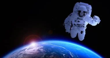 Gjashtë muaj në mision, tre astronautë kinezë kthehen nga hapësira