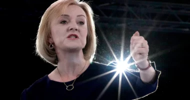 Liz Truss mbetet e hapur për të kandiduar për udhëheqjen e Partisë Konservatore