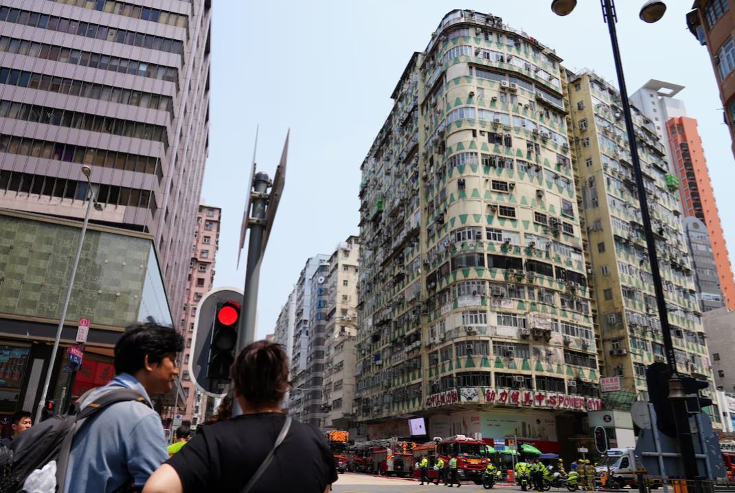 Zjarr në një ndërtesë banimi në Hong Kong, 5 të vdekur dhe disa të plagosur