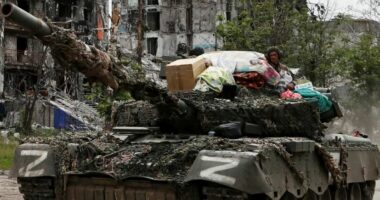 Rusia pretendon se ka marrë nën kontroll një vendbanim në Luhansk