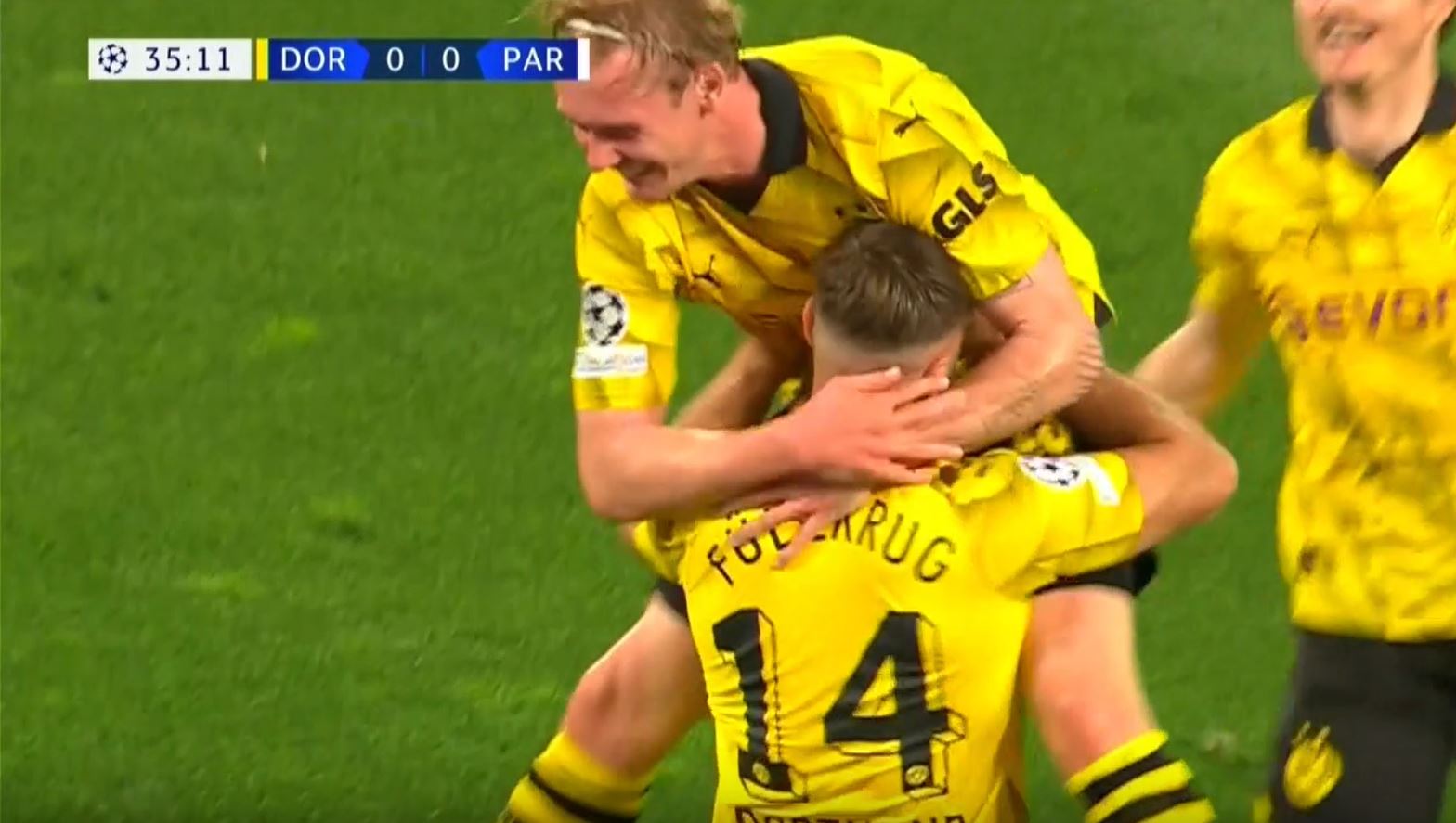 VIDEO/ Festë në “Signal Iduna Park”, Dortmund në epërsi ndaj PSG-së