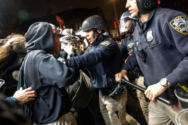 SHBA/ Përplasjet dhe protestat pro Palestinës, policia ndërhyn në universitetin e Kolumbia, dhjetëra të arrestuar  