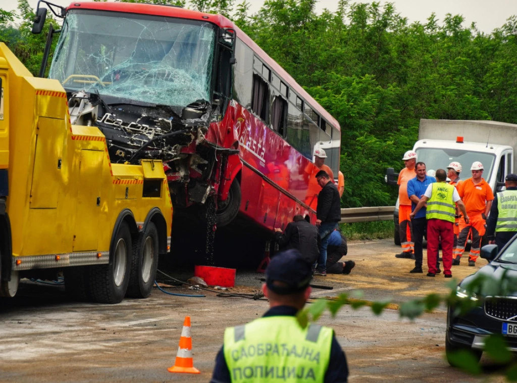 Serbi, autobusi përplaset me makinën, 1 viktimë dhe 37 të plagosur