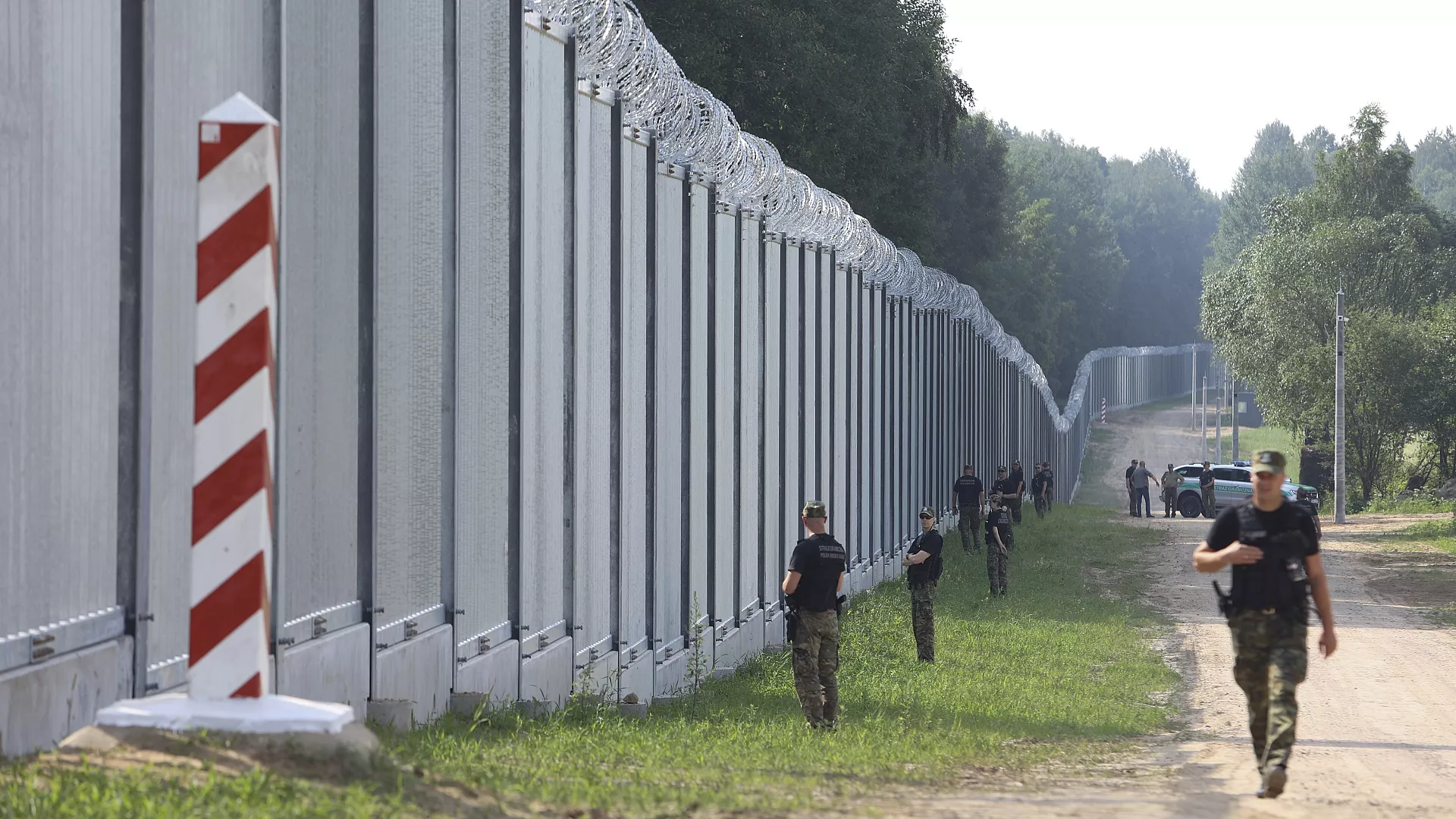 Polonia planifikon të forcojë kufirin me Bjellorusinë për shkak të shqetësimeve të sigurisë