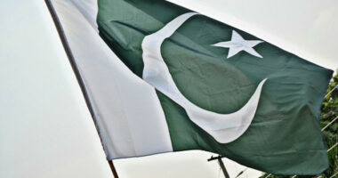 Qindra studentë pakistanezë largohen nga Kirgistani pas sulmeve