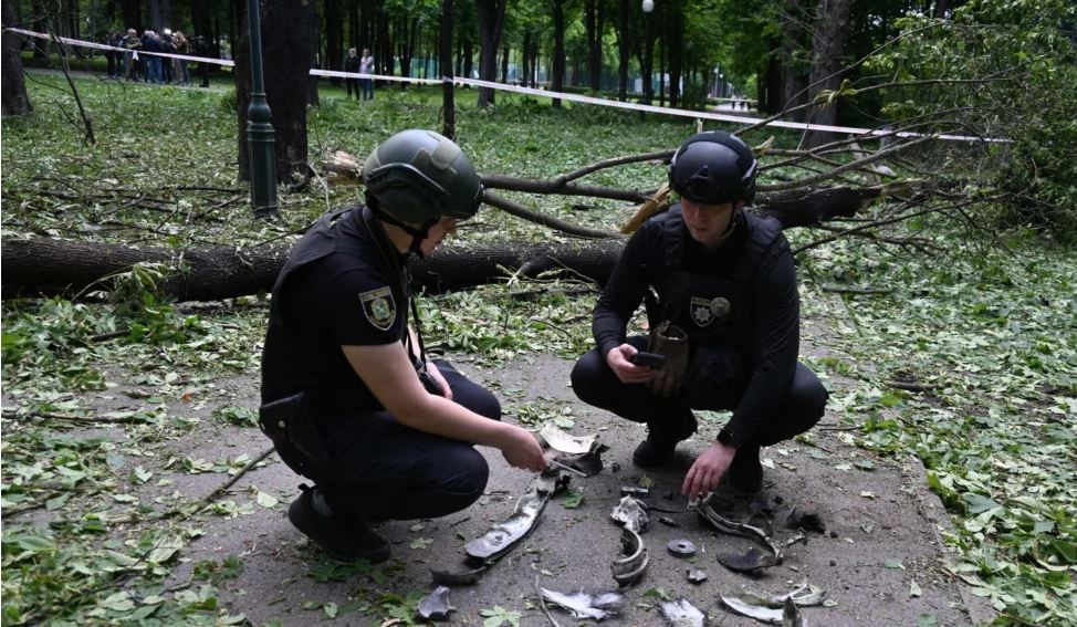 Ukraina shkatërron 29 dronë rusë ndërsa Moska bllokon sulmin në rajonet kufitare