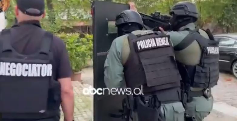 VIDEO/ Two children held hostage by their father, a 40-year old arrested