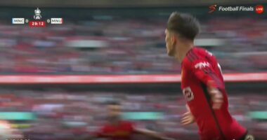 VIDEO/ Zhbllokohet finalja e FA Cup, United kalon në epërsi ndaj City