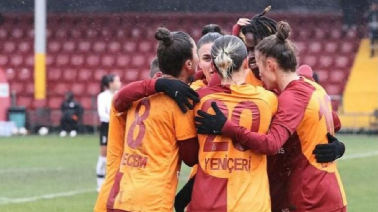 Megi Doçi kampione në Turqi, vajza “e artë” e futbollit shqiptar fiton titullin te Galatasaray