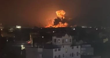 Forcat amerikane dhe britanike godasin 13 objektiva të rebelëve Houthi