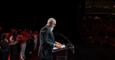 ‘Po dialogojmë për lejet e qëndrimit’/ Rama nga Athina: Kemi arritur të çelim negociatat për marrëveshjen e pensioneve me Greqinë