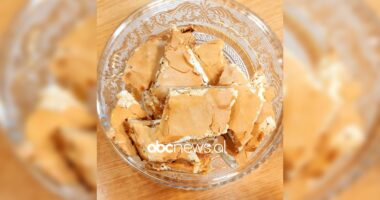 “Ëmbëlsirë me petë dhe vezë”, receta gatimi nga zonja Florenca