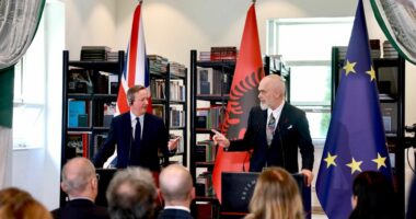 “Mbretëria e Bashkuar më e pranishme në rajon”, Rama: Projekt strategjik për hekurudhën Durrës-Prishtinë