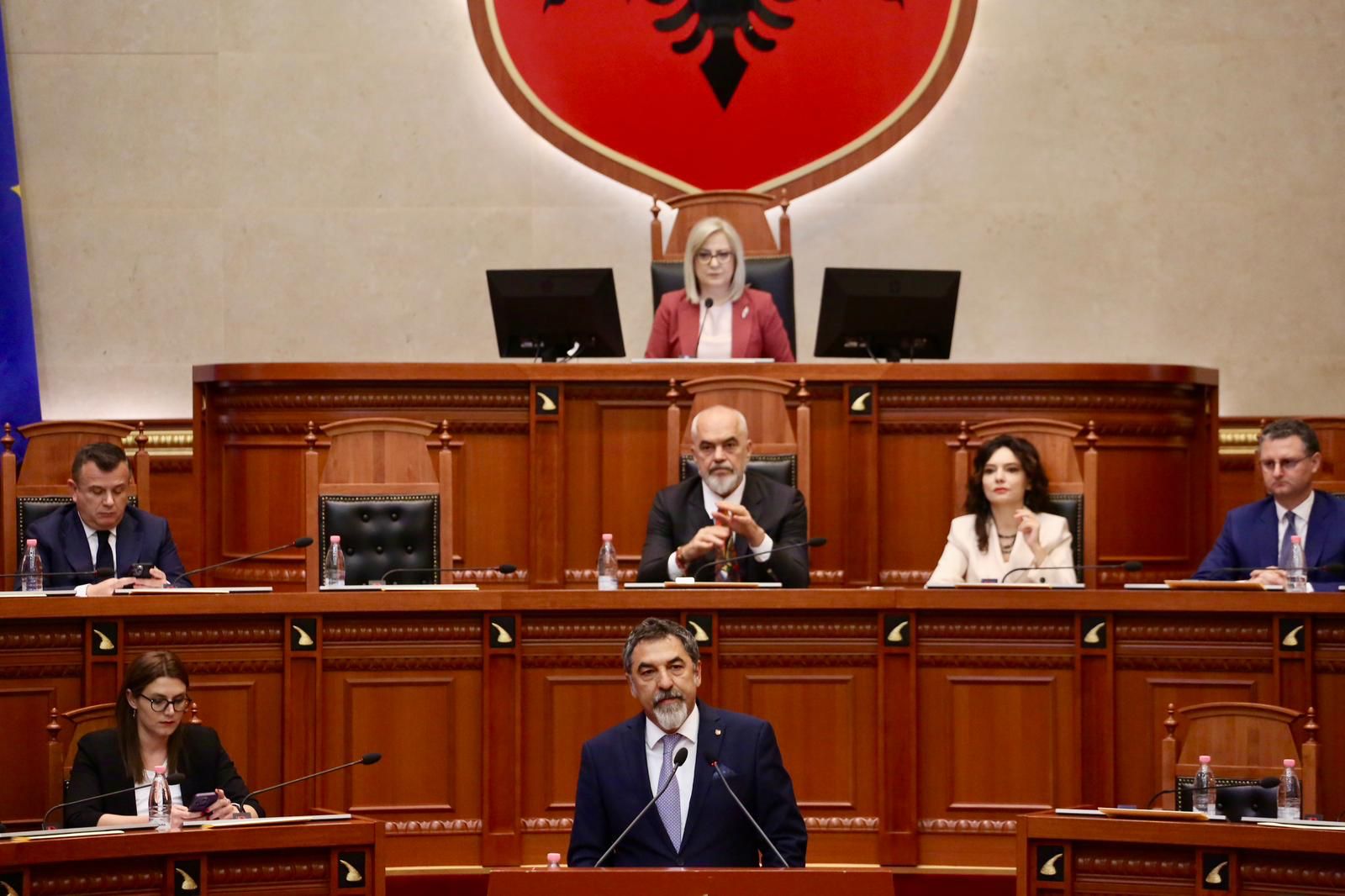 Rezoluta antikorrupsion në Kuvend/ Çuçi: Drejtësia vepron e pavarur mbi pushtetin. Fund pandëshkueshmërisë