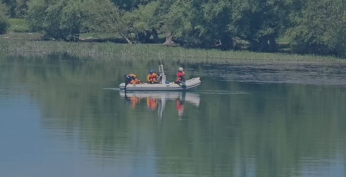 Shkodër, gjenden nëna dhe i mituri/ Trupat e pajetë u nxorrën nga polumbarët. Burg për bashkëshortin