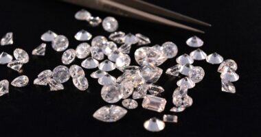 Natyrës i duhen miliarda vjet/ Shkencëtarët bënë një diamant në 150 minuta