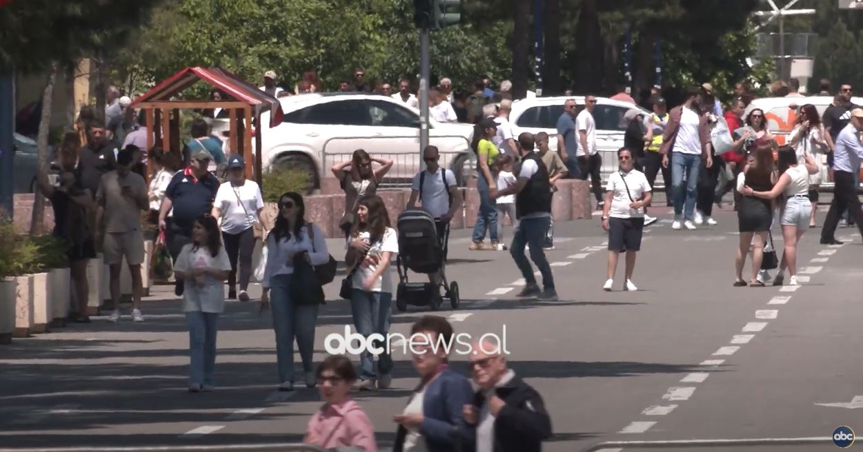 Tirana pa makina/ Në sheshet e kryeqytetit, argëtim dhe aktivitete