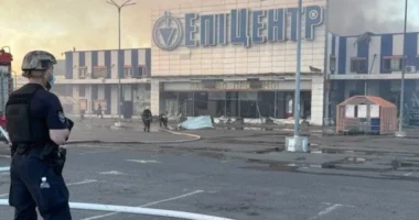 Forcat ruse sulmojnë supermarketin në Kharkiv, 11 të vdekur dhe disa të plagosur