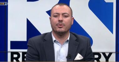 Grupet rivale dhe aleancat e krimit/ Gazetari: Emiliano Shullazi komunikonte nga burgu në aplikacionin “Sky” dhe “Enchro Chat”