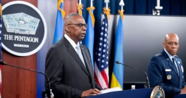 Pentagoni zotohet të vazhdojë transferimin e armëve në Ukrainë