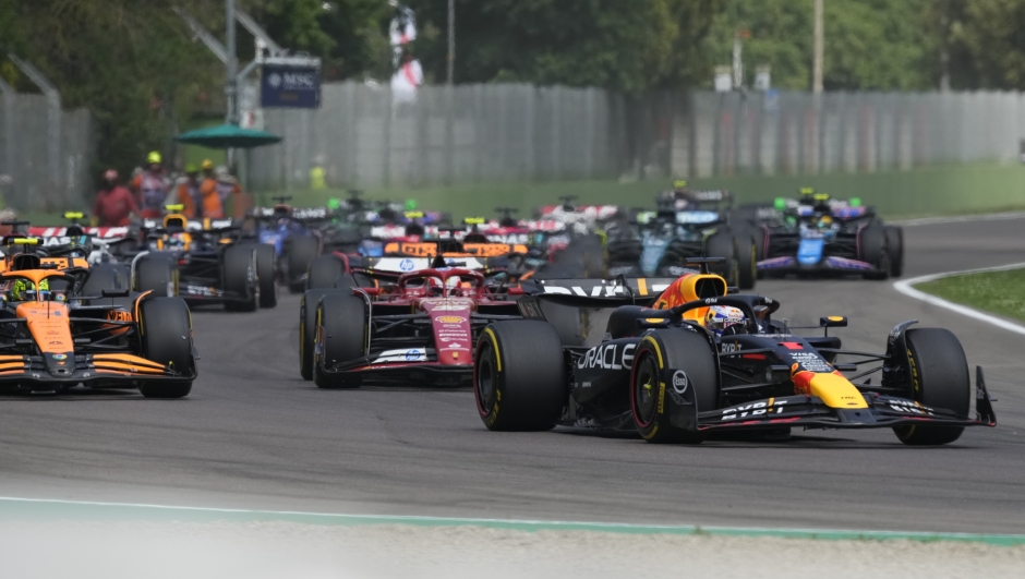 Formula 1/ Verstappen i pandalshëm edhe në Itali, Lando Norric e Leclerc plotësojnë podiumin