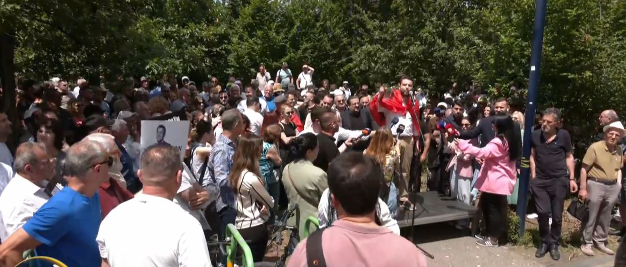 Opozita molotov bashkisë/ Policia masa të shtuara sigurie, numër i ulët pjesëmarrësish